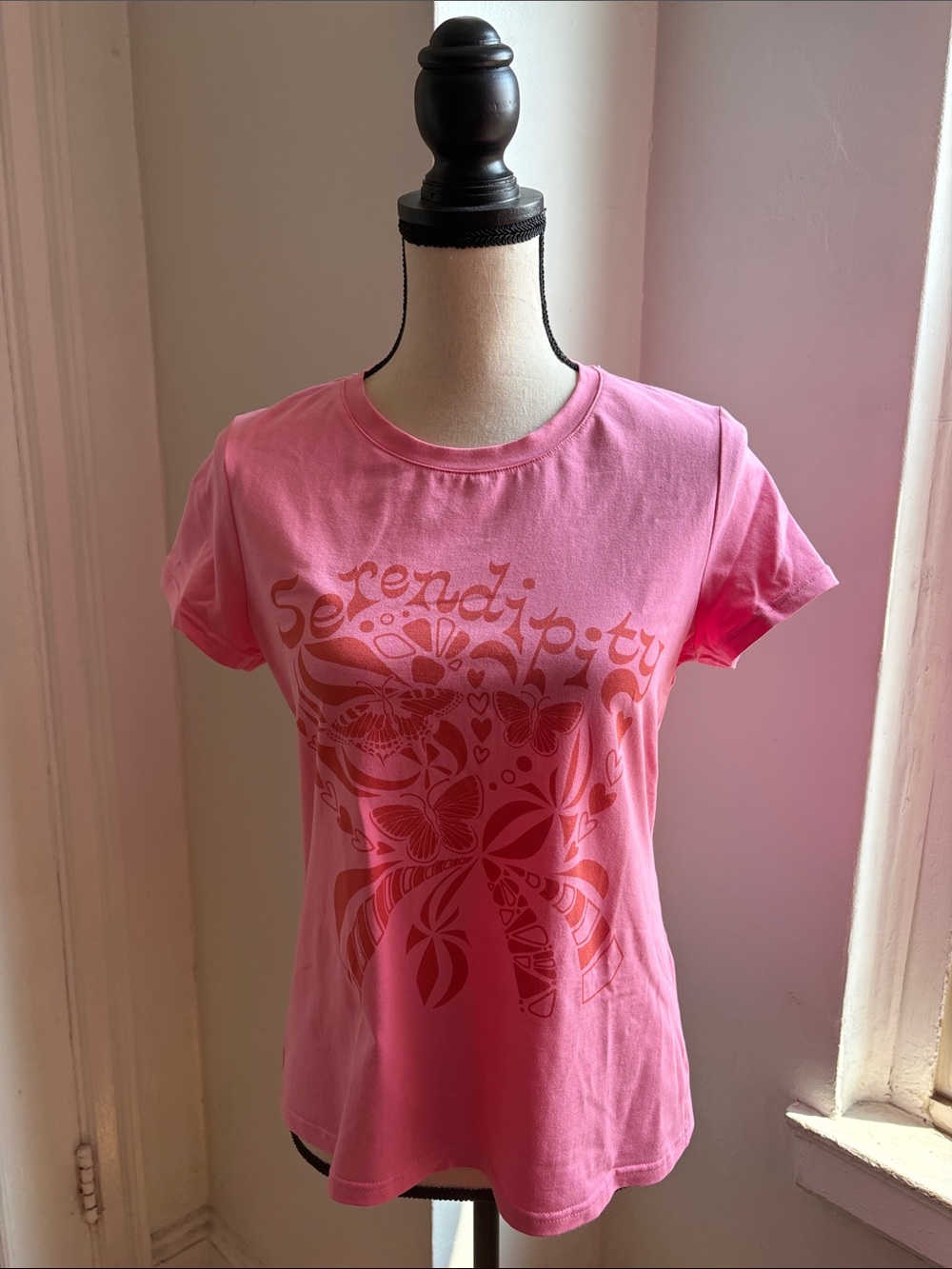 [Lesley Evers] Nellie Graphic Tee Serendipity